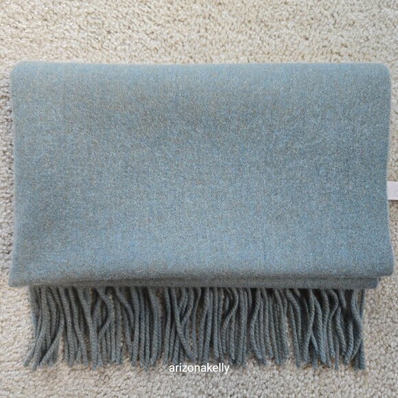 NWOT Insis Wool Scarf Oversized Sage Green - Picture 12 of 15
